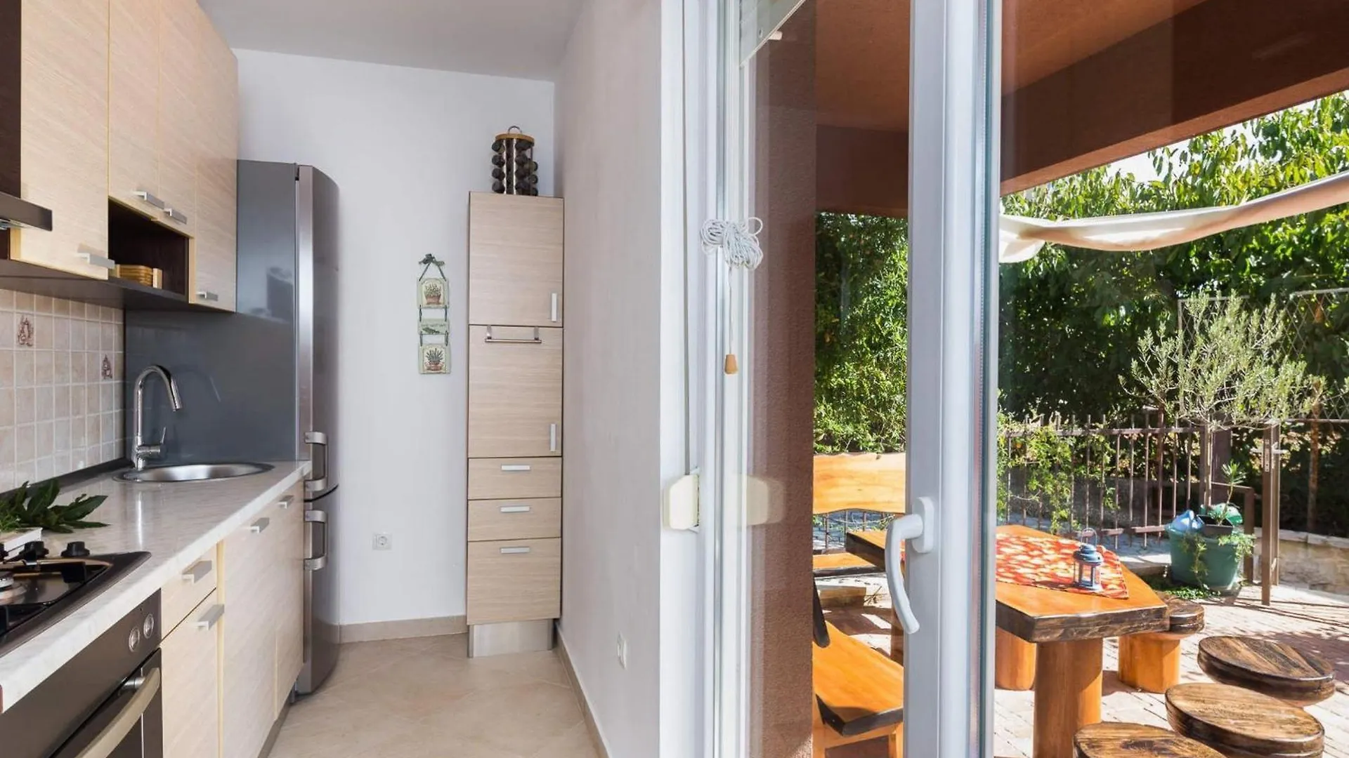 Elegant Hideaway Apartment With Pool Trogir 0*,