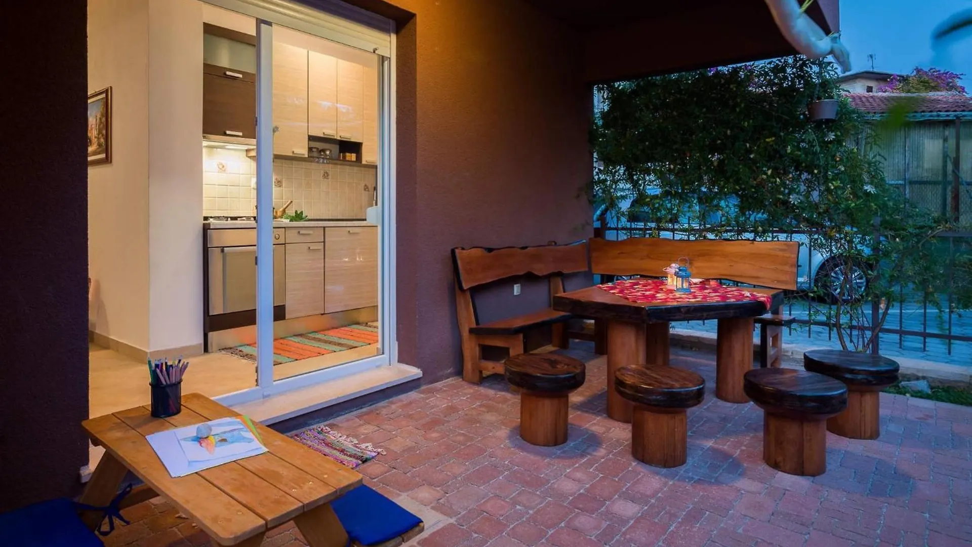 Elegant Hideaway Apartment With Pool Trogir